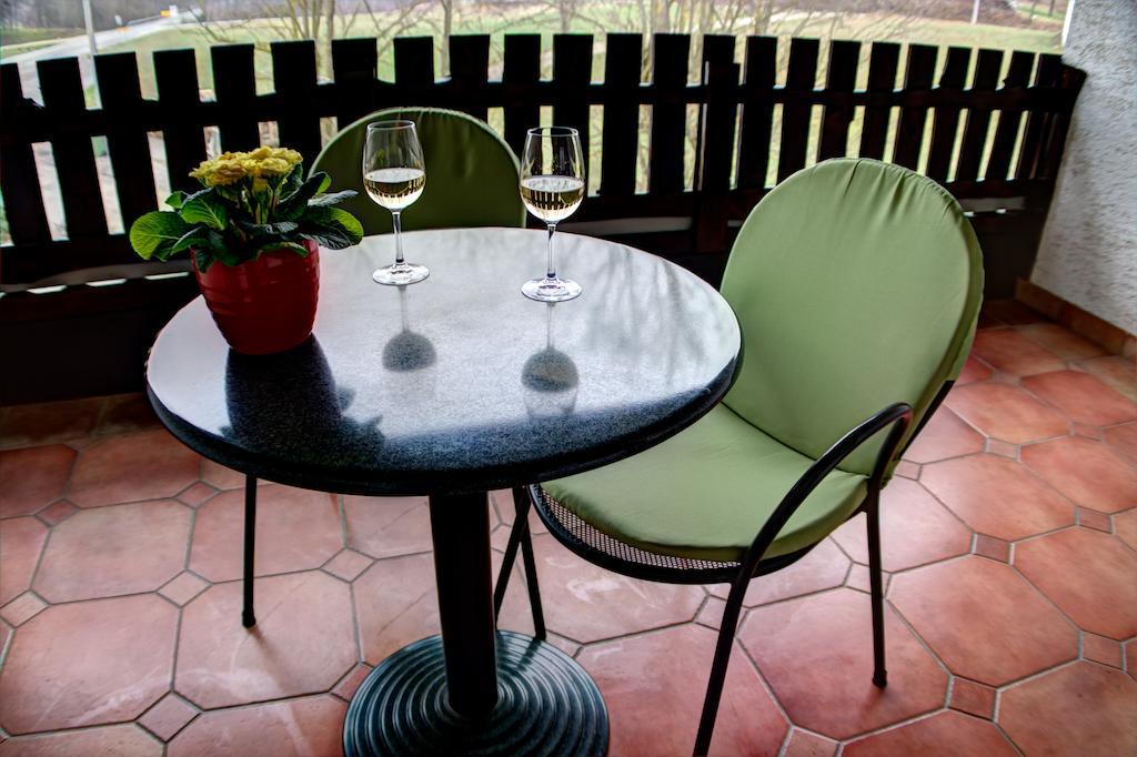 Restaurant Rooms Pino Slunj Pokoj fotografie